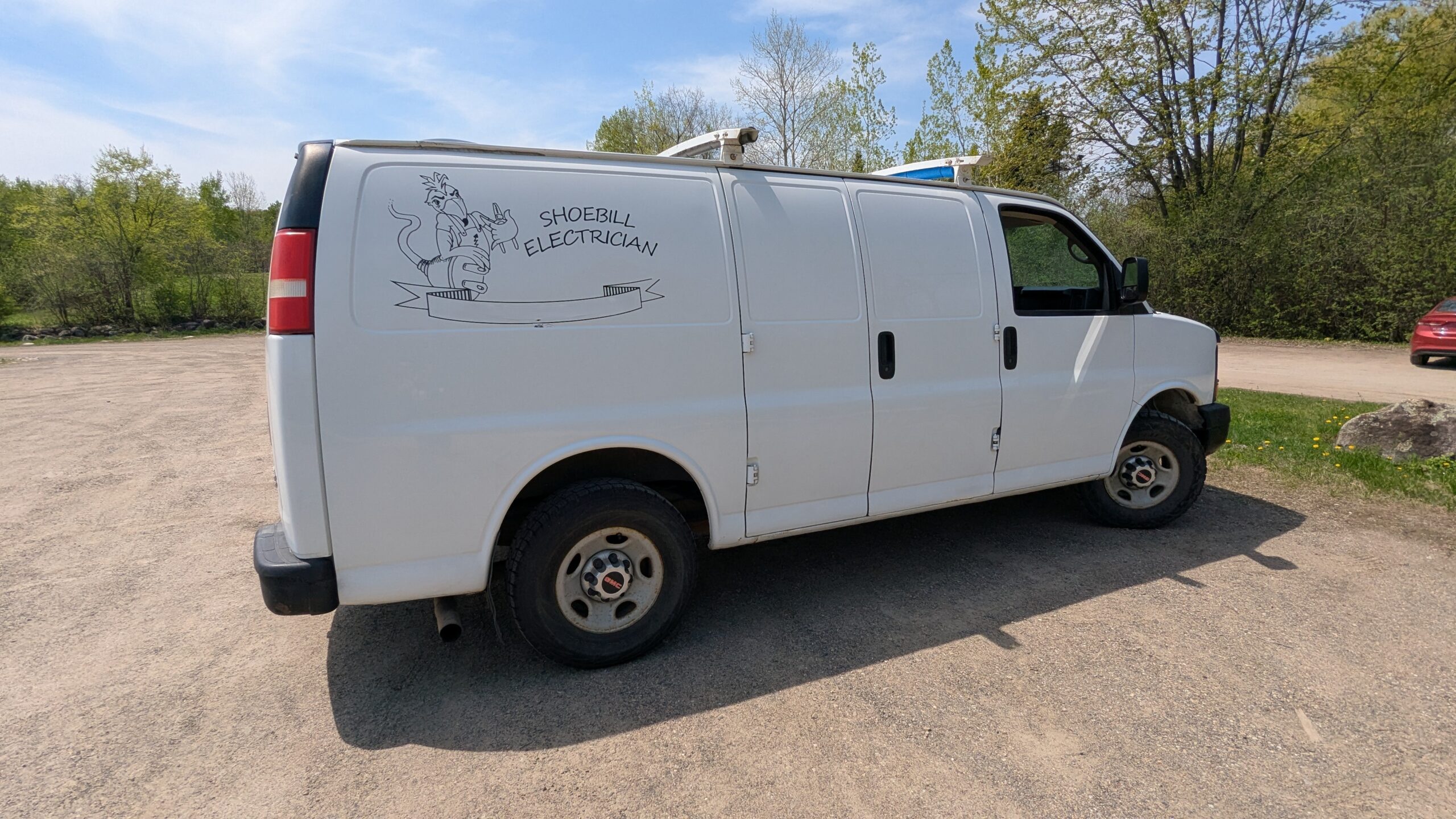 A 135-inch wheelbase for easy parking anywhere